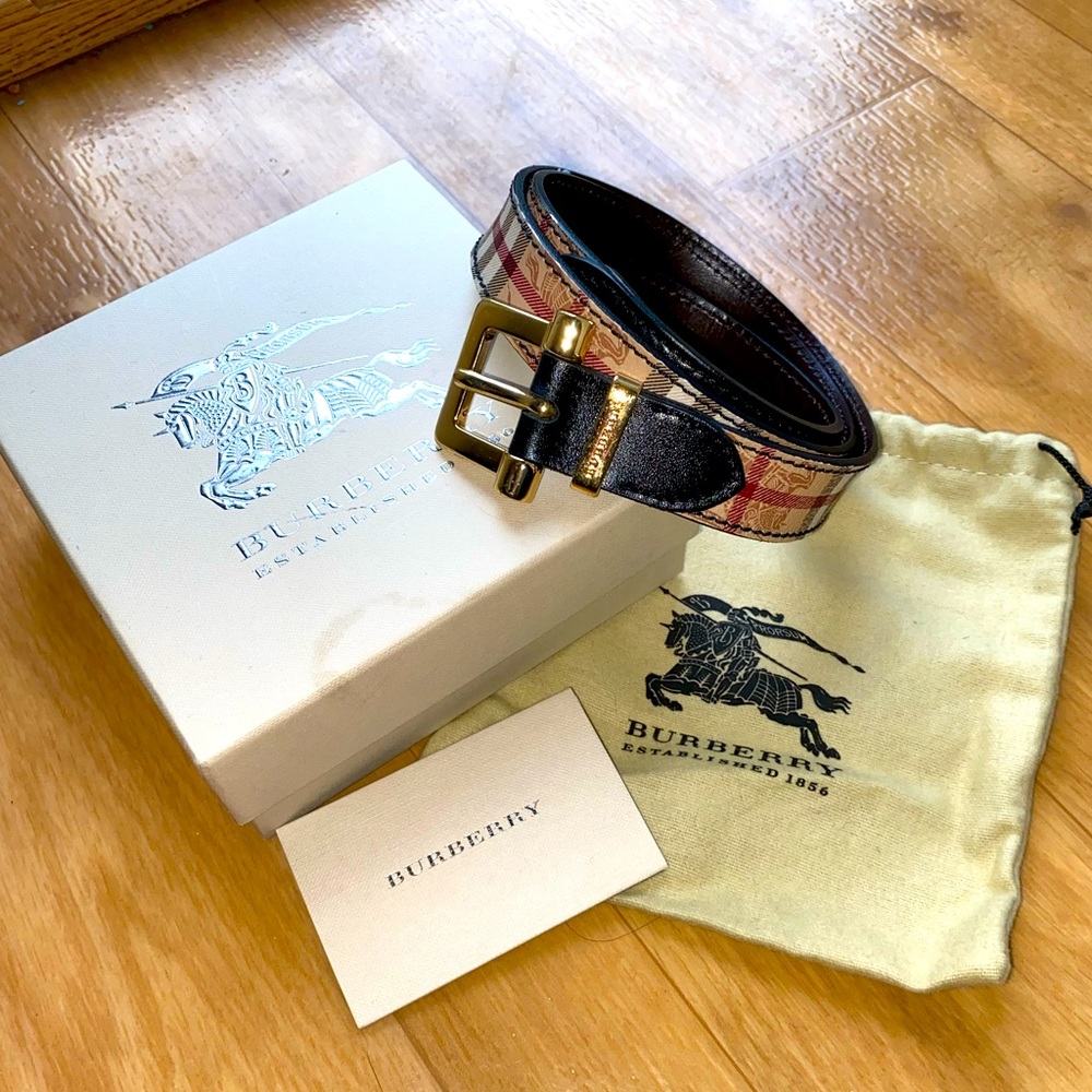 💕 Authentic Burberry Belt with box & dust bag!! 😍